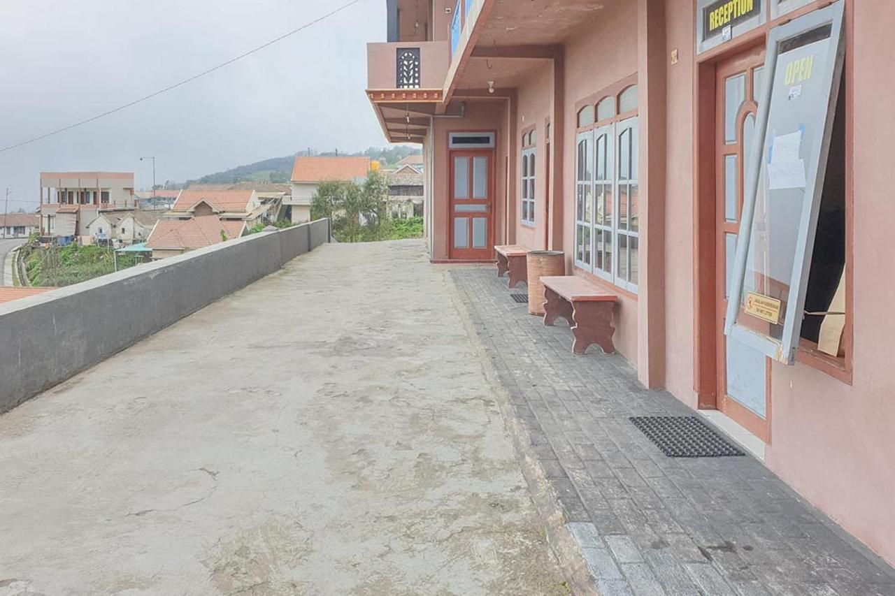 Tengger Indah Bromo At Desa Wisata Bromo Mitra Reddoorz Hotel Probolinggo
